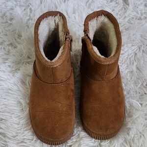 Cat & Jack Tan Plush Lined Footwear